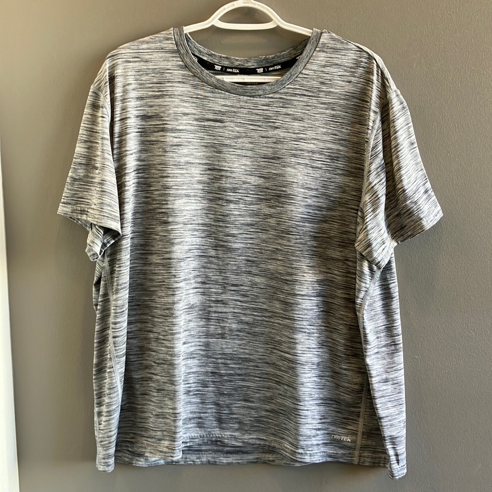 Tek Gear Dry Tek Men’s Silver & Black Shortsleeved Athletic Top Size XXL